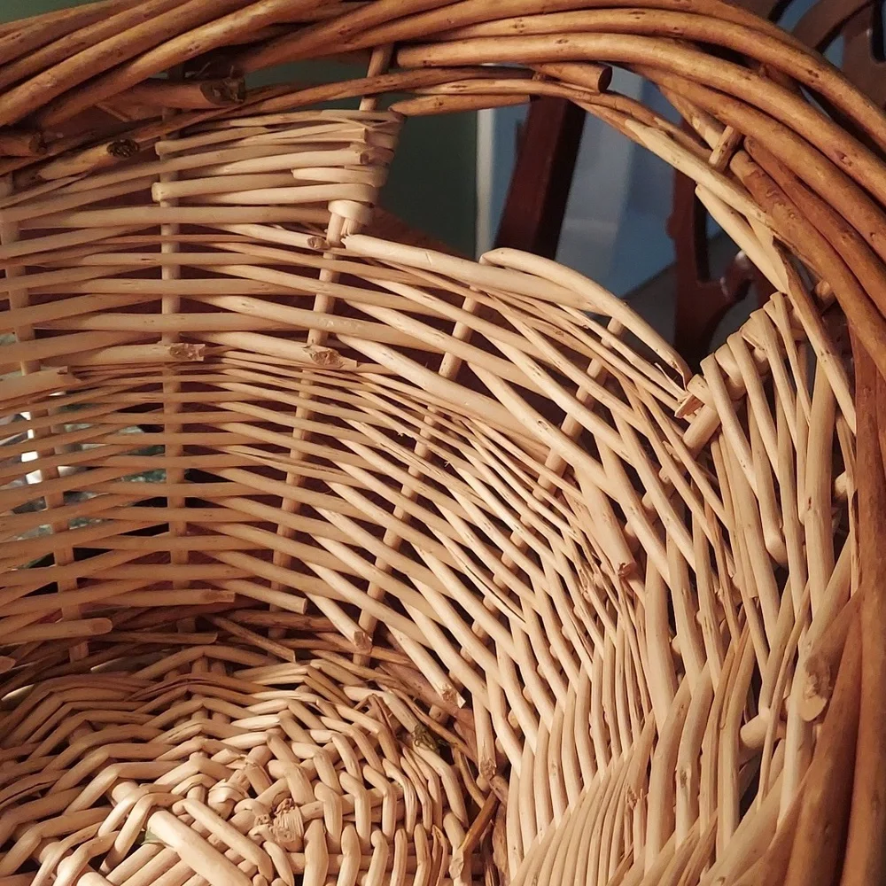 FRENCH LAUNDRY WOVEN WICKER BASKET - 24